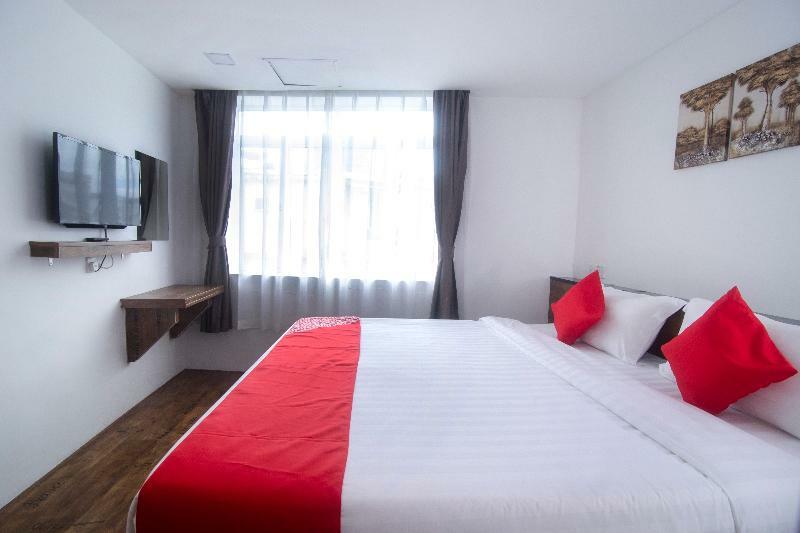 Oyo 836 Mandurah Room & Cafe Kuching Buitenkant foto