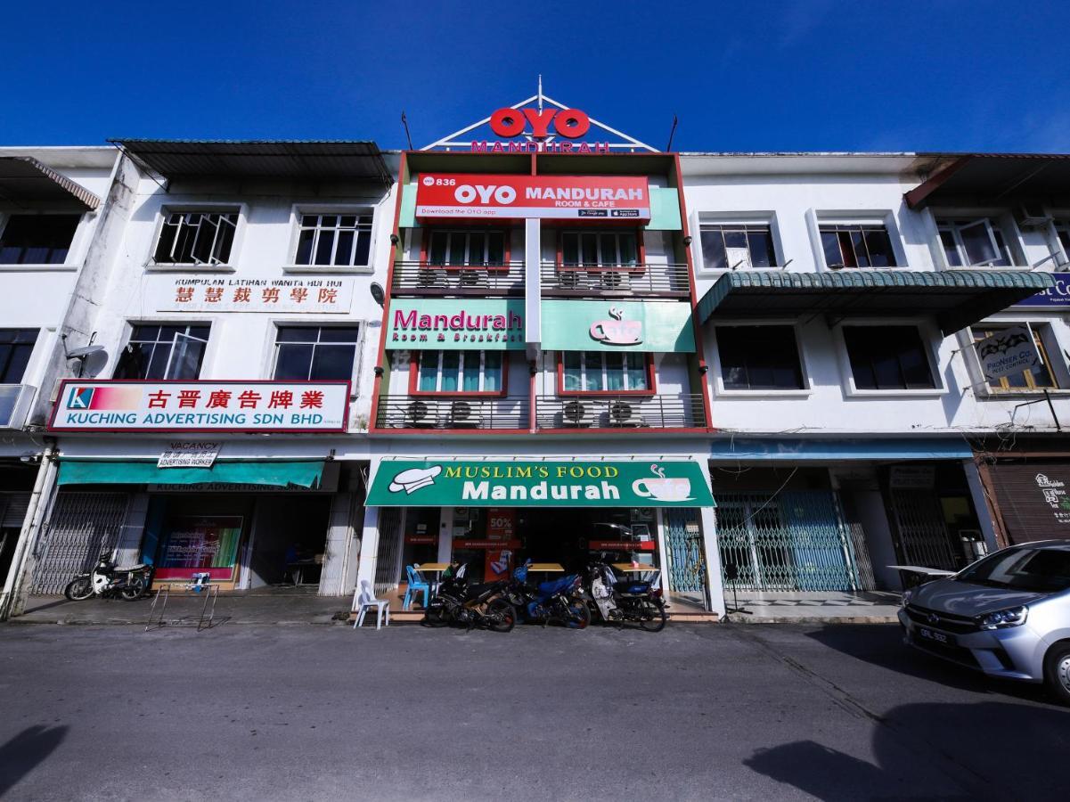 Oyo 836 Mandurah Room & Cafe Kuching Buitenkant foto