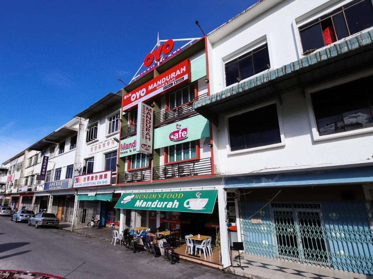 Oyo 836 Mandurah Room & Cafe Kuching Buitenkant foto